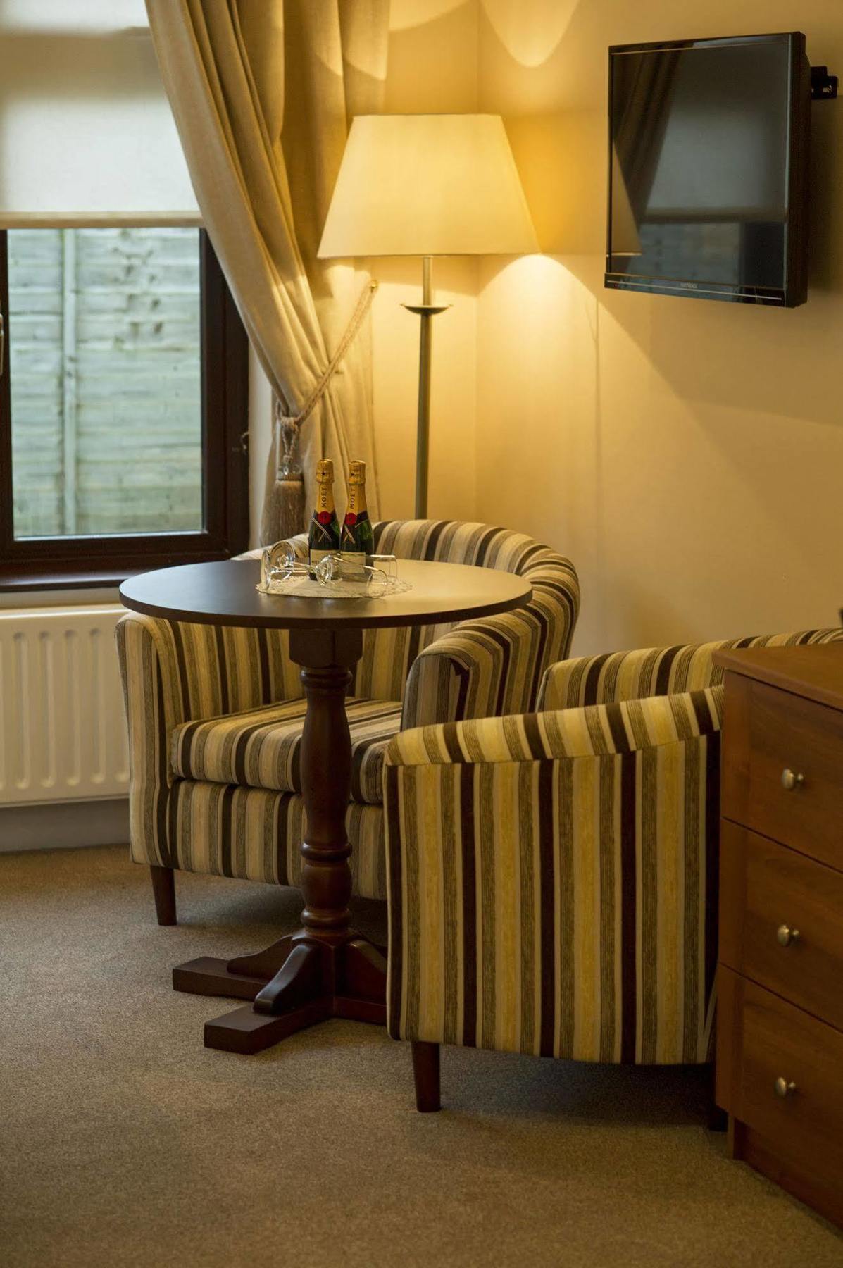 Hillview Self Catering Apartment Lusk Екстериор снимка