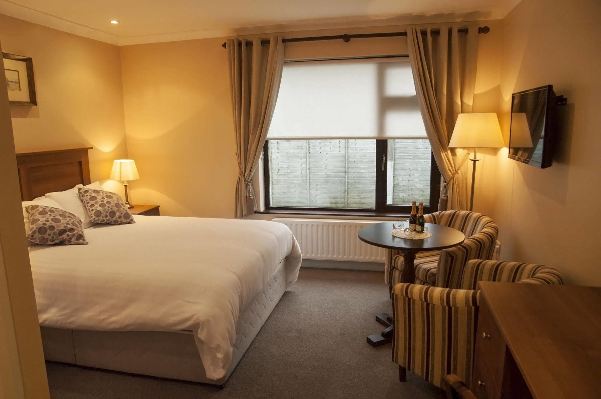 Hillview Self Catering Apartment Lusk Екстериор снимка