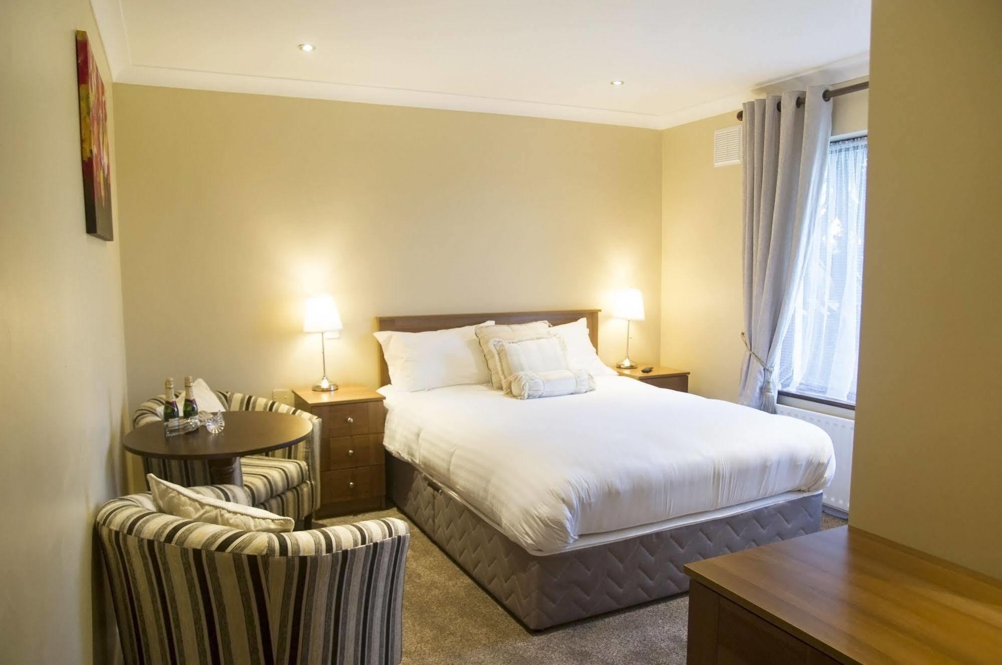 Hillview Self Catering Apartment Lusk Екстериор снимка