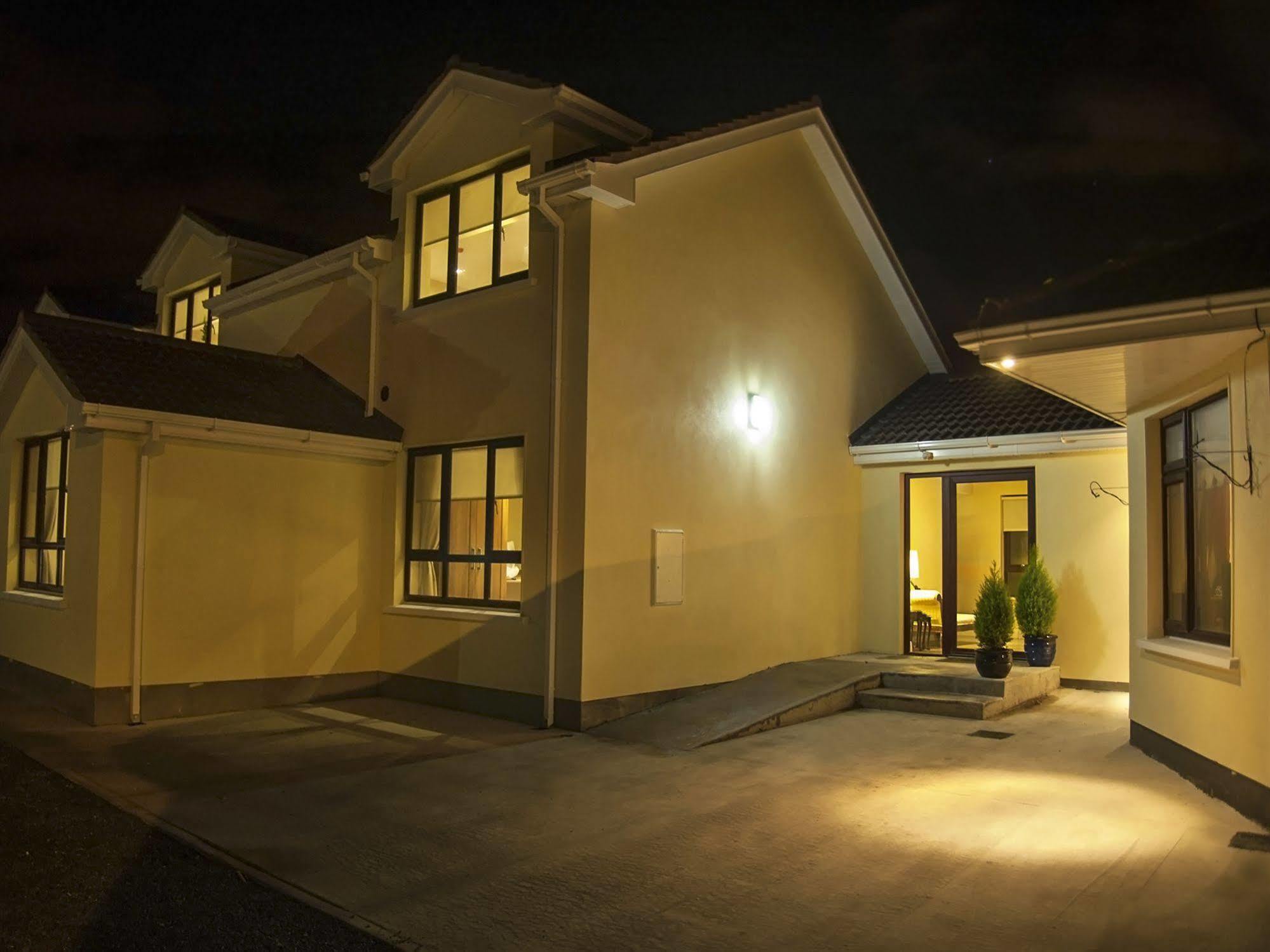 Hillview Self Catering Apartment Lusk Екстериор снимка