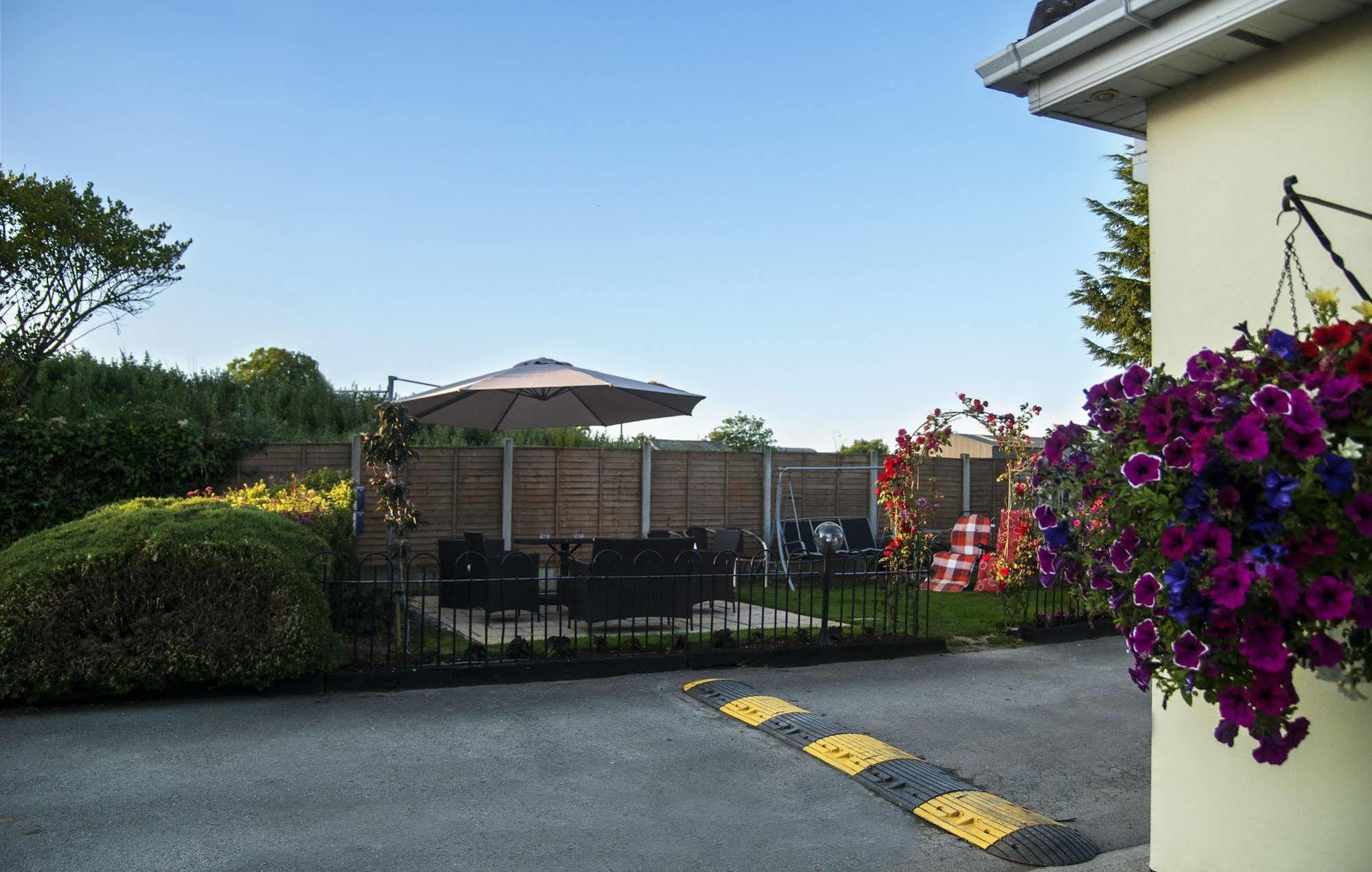 Hillview Self Catering Apartment Lusk Екстериор снимка